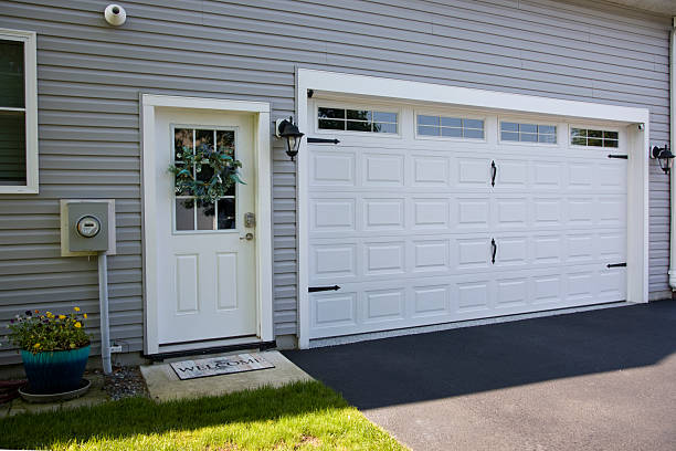 24/7 Emergency Garage Door Off Track Repair experts in Charlotte Hall, MD